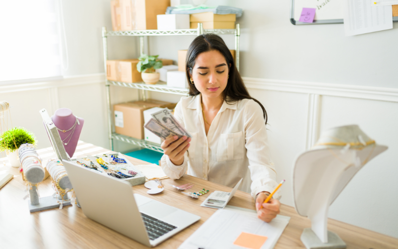Lợi Ích Của Việc Mua Sắm Tại Chợ Đồ Cũ